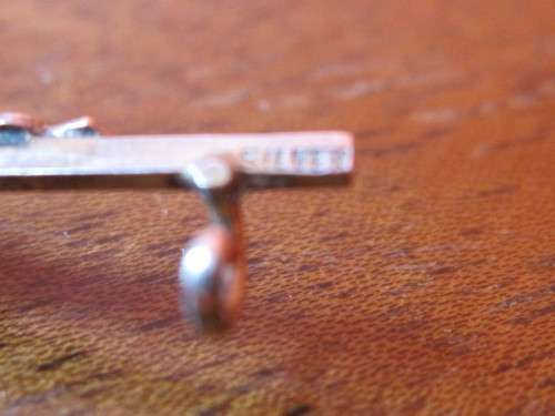 SMALL DAINTY SILVER AND AMBER BROOCH