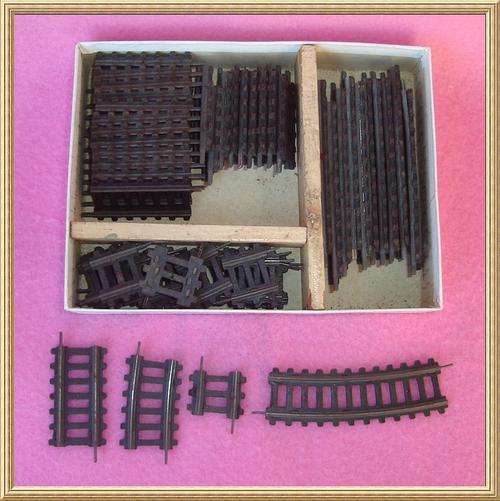 54 x  Vintage Fleischmann Western Germany Box of HO Scale Tracks from Blisful