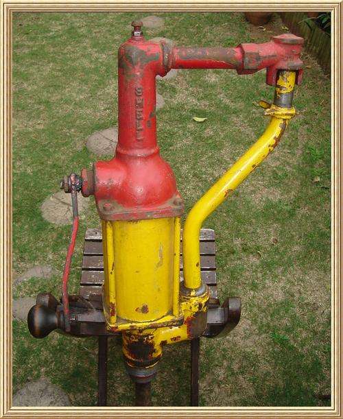 Vintage Cast-Iron " Shell ' Petrol Pump from Blisful