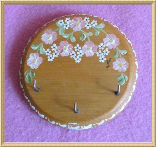 Hand Painted & Signed Round Floral Wooden Key Holder from Blisful