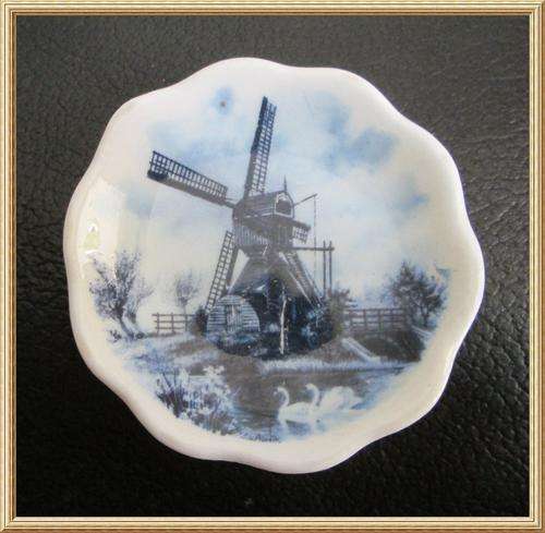 British made mini Blue & White Windmill Plate from Blisful