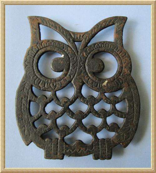 Iron " Owl " Trivet / Pot Stand from Blisful