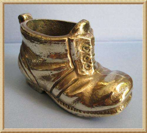 Solid & Heavy ( 648g ) Brass " Old Boot " from Blisful