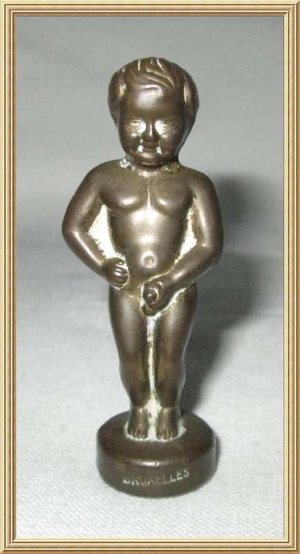 Solid Metal Manneken Pis Bruxelles Figurine from Blisful