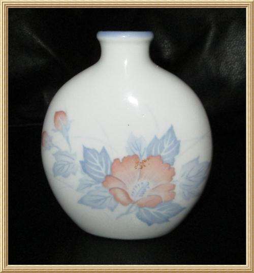 Porcelain Floral Moon Shape Vase from Blisful