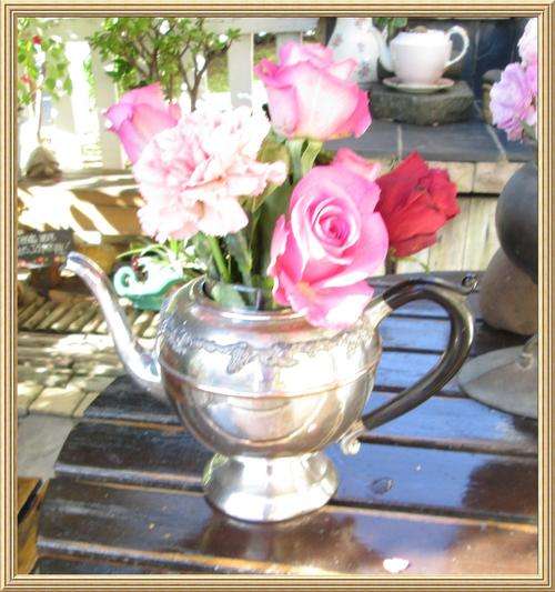 Footed Silver Plated Tea Pot Vase from Blisful