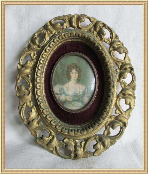 Ornate Convex Oval Glass Frame of a Lady from Blisful