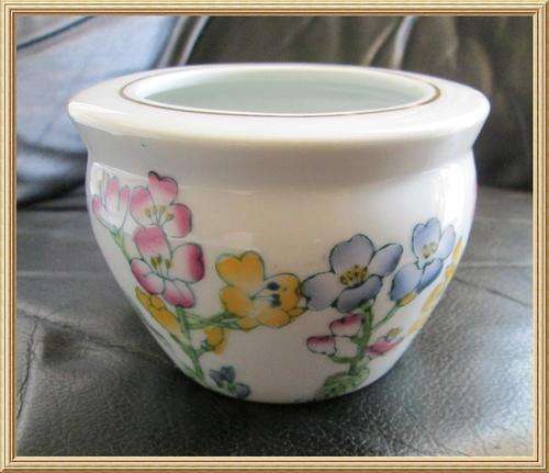 Vintage Glazed Floral Pattern Planter from Blisful