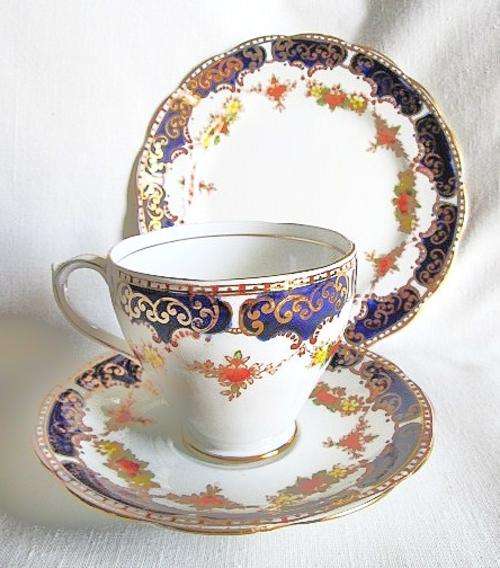 Vintage English Royal Standard "Old Fashioned" Pattern Trio from Blisful