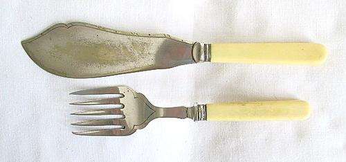 Vintage Pair of large Bone Handle Fish Serves from Blisful