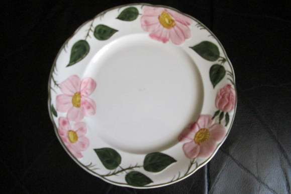 Vintage Villeroy & Boch Wild Rose Plate from Blisful