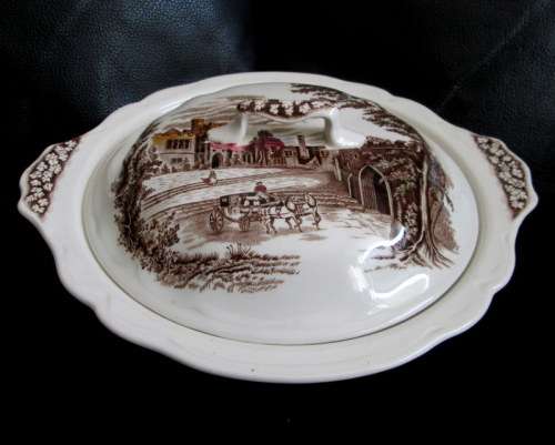 JOHNSON BROS " HADDON HALL " Lidded Serving Bowl from BLISFUL