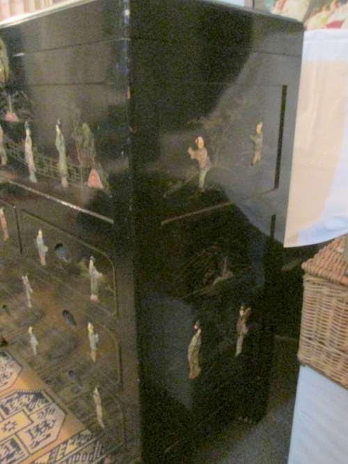 Vintage Chinese Lacquer Mother of Pearl Chest Drawers from Blisful