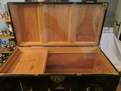 Vintage Chinese Lacquer Mother of Pearl Chest Drawers from Blisful