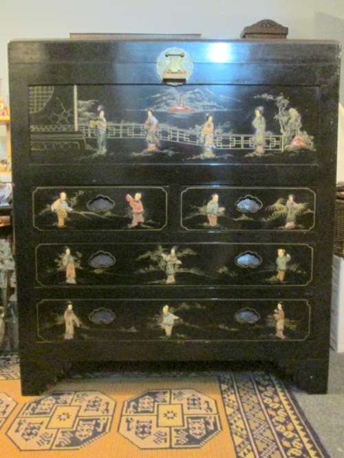 Vintage Chinese Lacquer Mother of Pearl Chest Drawers from Blisful