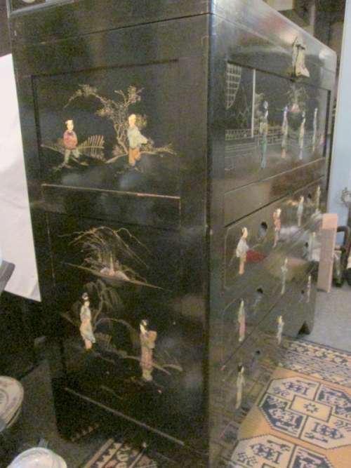 Vintage Chinese Lacquer Mother of Pearl Chest Drawers from Blisful