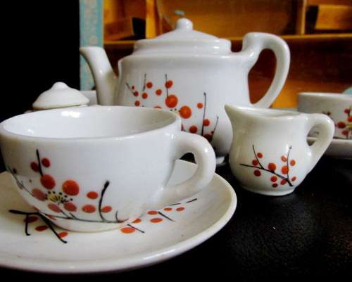 Vintage Boxed Japanese Childs 11p Tea Set from Blisful