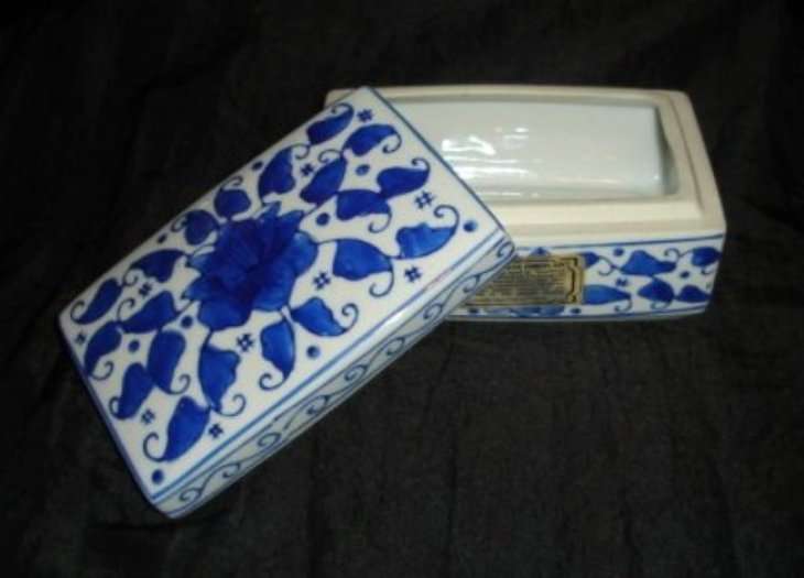 MING BLUE PORCELAIN TRINKET BOX from BLISFUL