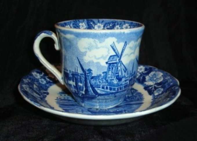 THAMES RIVER SCENES by PALISSY POTTERY from BLISFUL