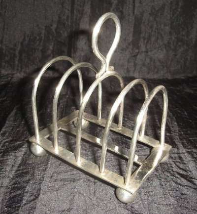 SILVER PLATED TOAST HOLDER from BLISFUL