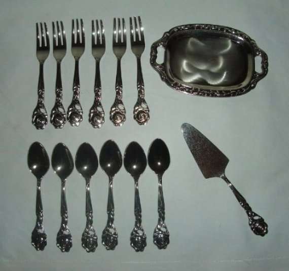 BOXED - ROSE HANDLE CAKE SET from BLISFUL