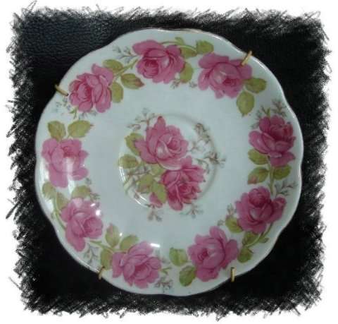 English Queen Ann - Lady Alexander Rose Wall Plate from Blisful