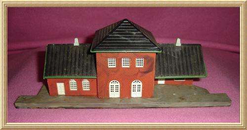 Model Railway Building Heljan from Blisful