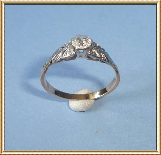 18ct YELLOW & WHITE GOLD SOLITAIRE NATURAL DIAMOND (app. O.30ct ) RING from BLISFUL