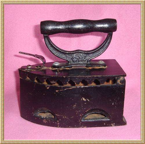 Vintage Cast Iron Coal Iron from Blisful
