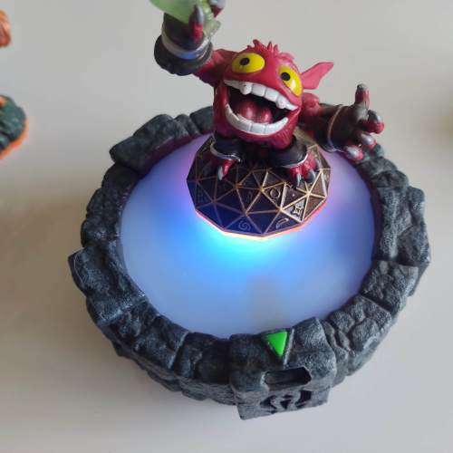 Skylanders Giants game, portal and figurines 3ds