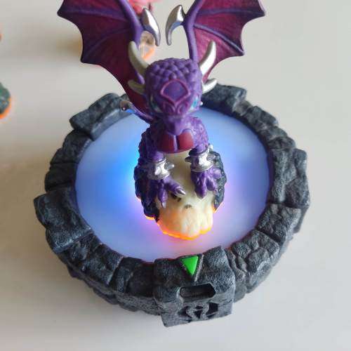 Skylanders Giants game, portal and figurines 3ds