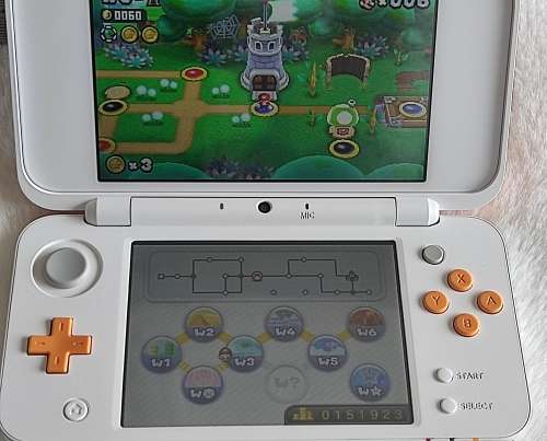 `New` Nintendo 2ds Xl console with original packaging, charger and stylus +free courier