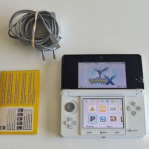 Nintendo 3ds console with original stylus and charger + original packaging and manuals