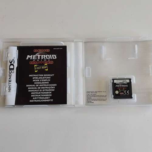 Nintendo DS with Metroid Prime hunters demo