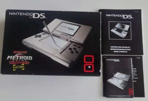Nintendo DS with Metroid Prime hunters demo