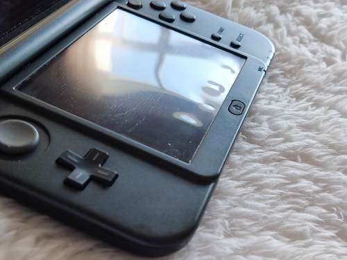 `New` Nintendo 3ds XL with original packaging