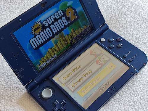 "New" Nintendo 3ds XL and charger