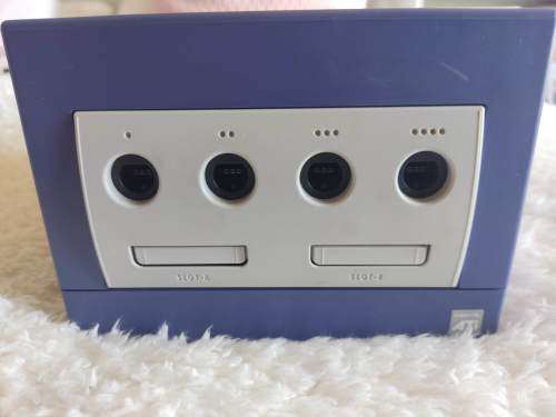 GameCube Nintendo DE 11990162 with cables, controller and memory card