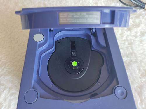 GameCube Nintendo DE 11990162 with cables, controller and memory card