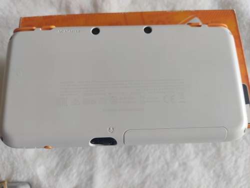 "New" Nintendo 2ds xl with original packaging and charger