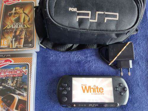 Sony psp with games incudes memory card and charger