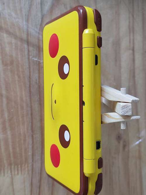 `New` Nintendo 2DS XL Pikachu Edition