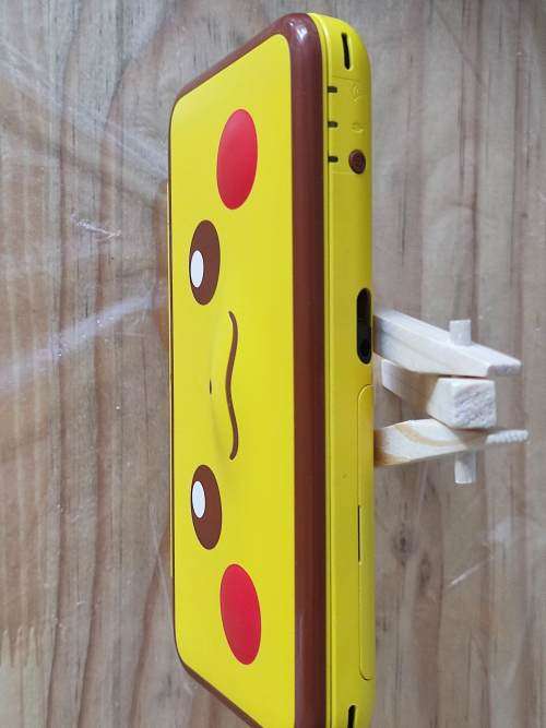 `New` Nintendo 2DS XL Pikachu Edition