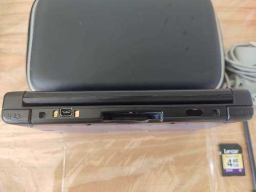 Nintendo 3DS XL + Original Charger + Memory Card