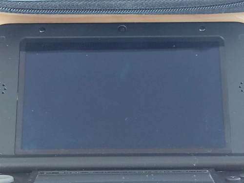 Nintendo 3DS XL + Original Charger + Memory Card