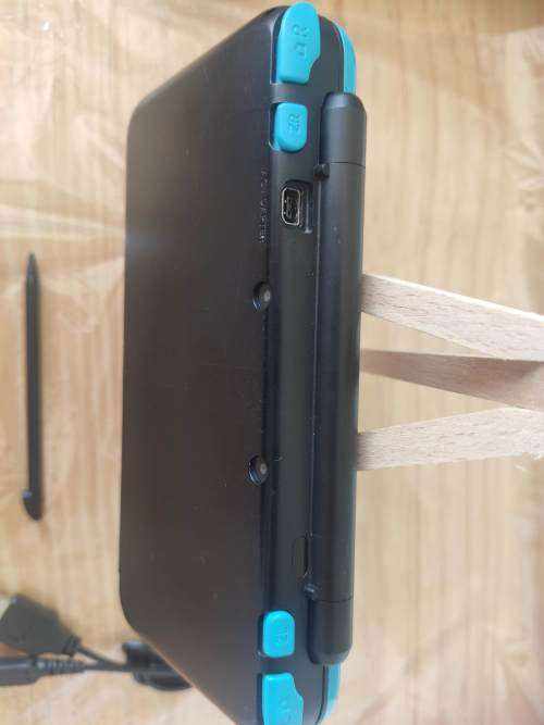 `New` Nintendo 2ds xl console /please read description