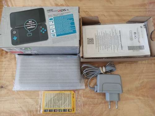 `New` Nintendo 2ds xl boxed