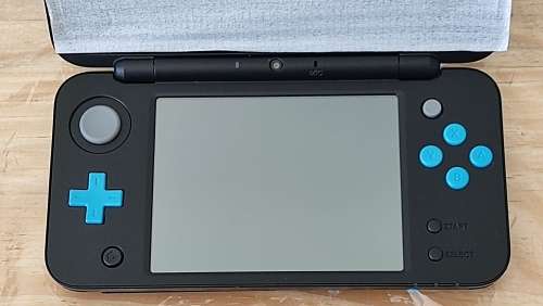 `New` Nintendo 2ds xl boxed
