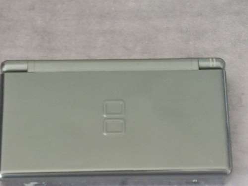 Nintendo Ds lite console + charger