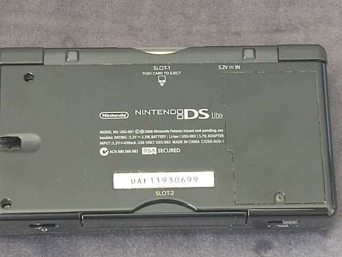 Nintendo Ds lite console + charger